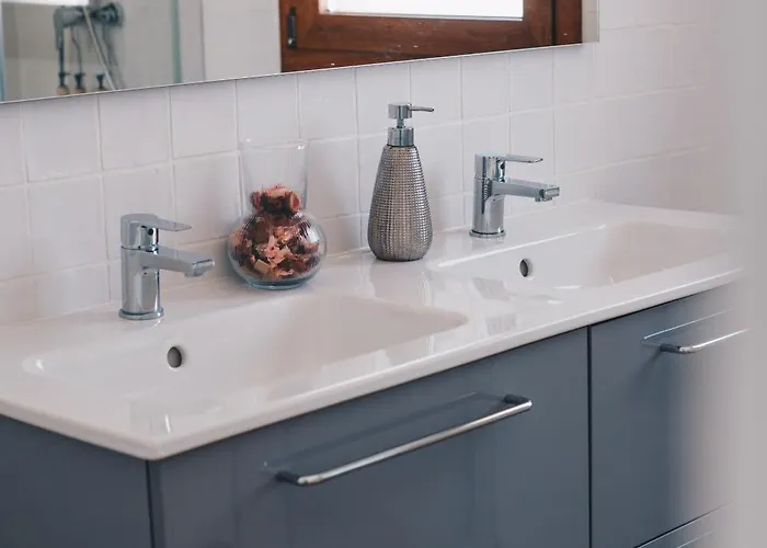 La Casa Del Caminero Piscina Climatizada * Villanueva de Gomez